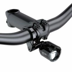 Giant - Recon E HL 150 - Phare Pour Velo électrique -Monkeylink Soldes giant recon e hl 150 1 3840x2160