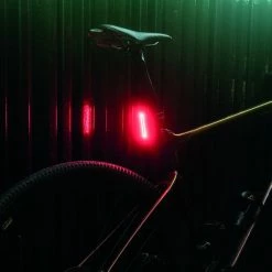 Supernova - Feu Arrière TL3 PRO Avec Feu Stop Et Signal De Freinage D'urgence -Monkeylink Soldes supernova feu arriere tl3 pro 3 3840x2160