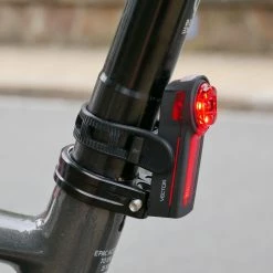 Trelock - Feu Arrière LS 740 I-GO Vector Signal -Monkeylink Soldes trelock ls 740 i go vector signal 3 3840x2160 scaled