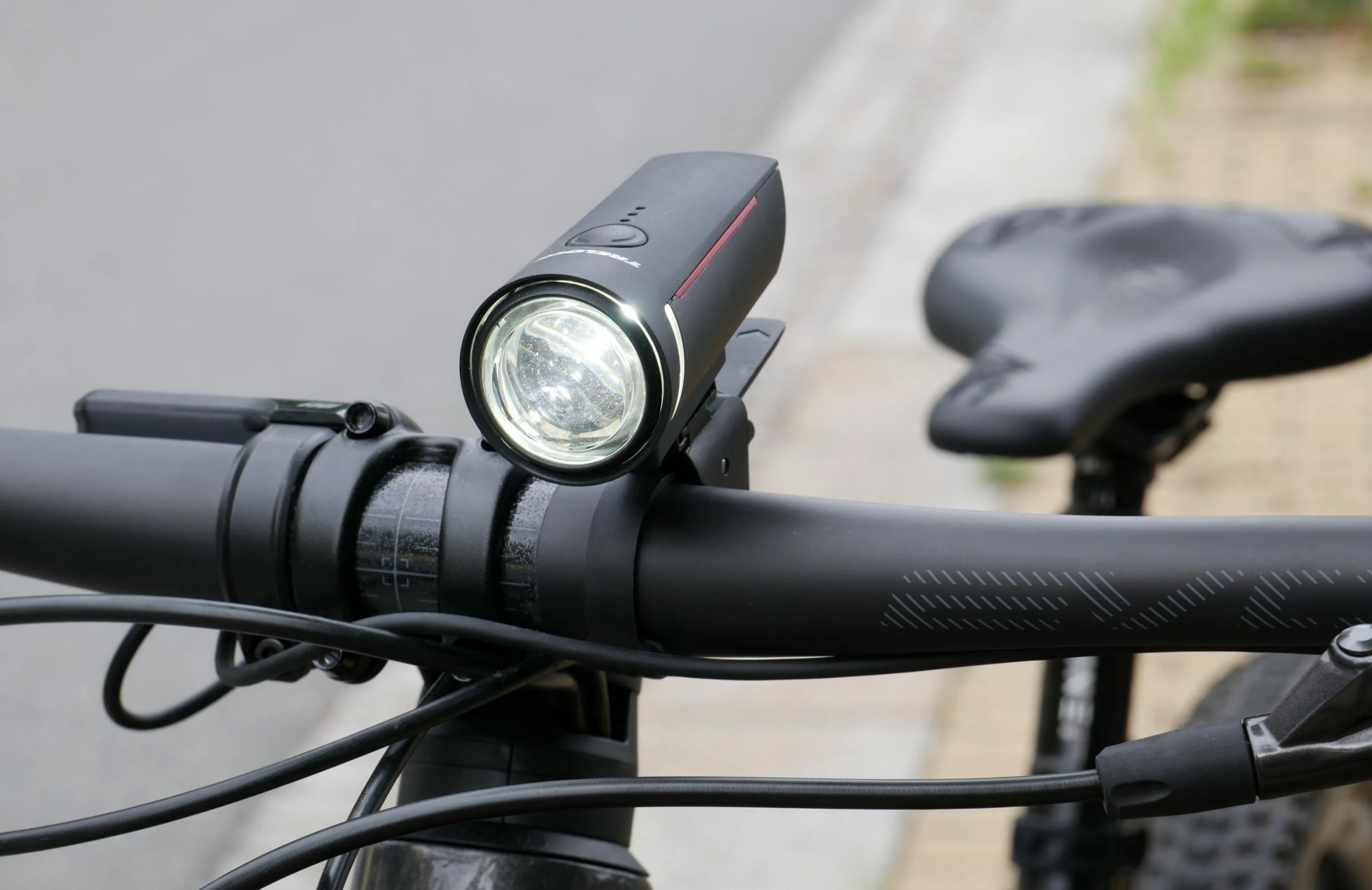 Trelock - Set D'éclairages Avant/arrière LS 300 I-GO Vector & LS 740 I-GO 4 Trelock - Set D'éclairages Avant/arrière LS 300 I-GO Vector & LS 740 I-GO – Image 2